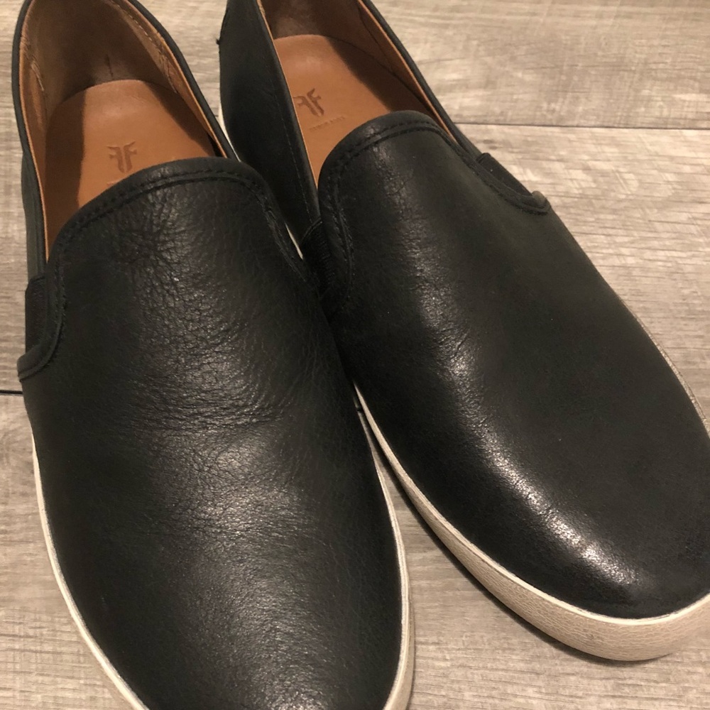 No box. Frye leather loafers. Worn 1.Priced ⬇️